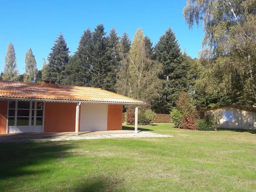 Gite Located in Lush Greenery
