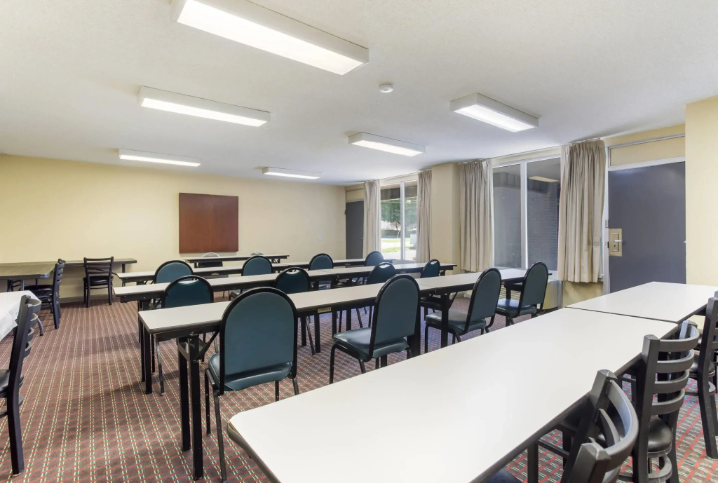 Econo Lodge Gallatin - Metro Nashville