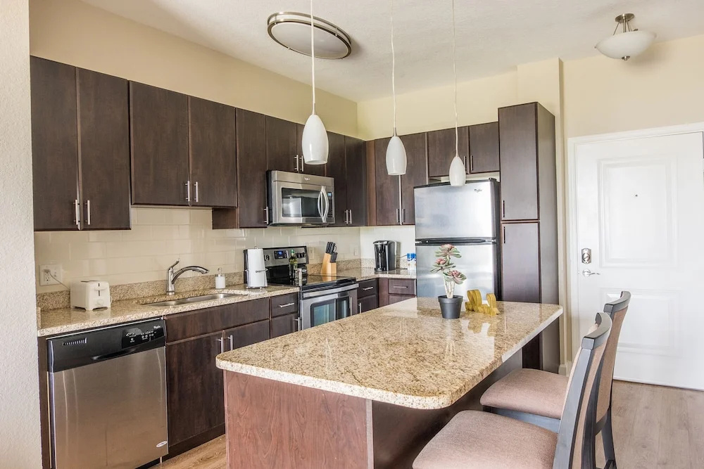 Northwest Tampa 1 BR and 2 BR Apt by Frontdesk