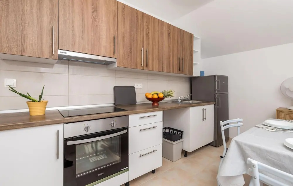 Awesome Apartment in Vlasici With 1 Bedrooms and Wifi