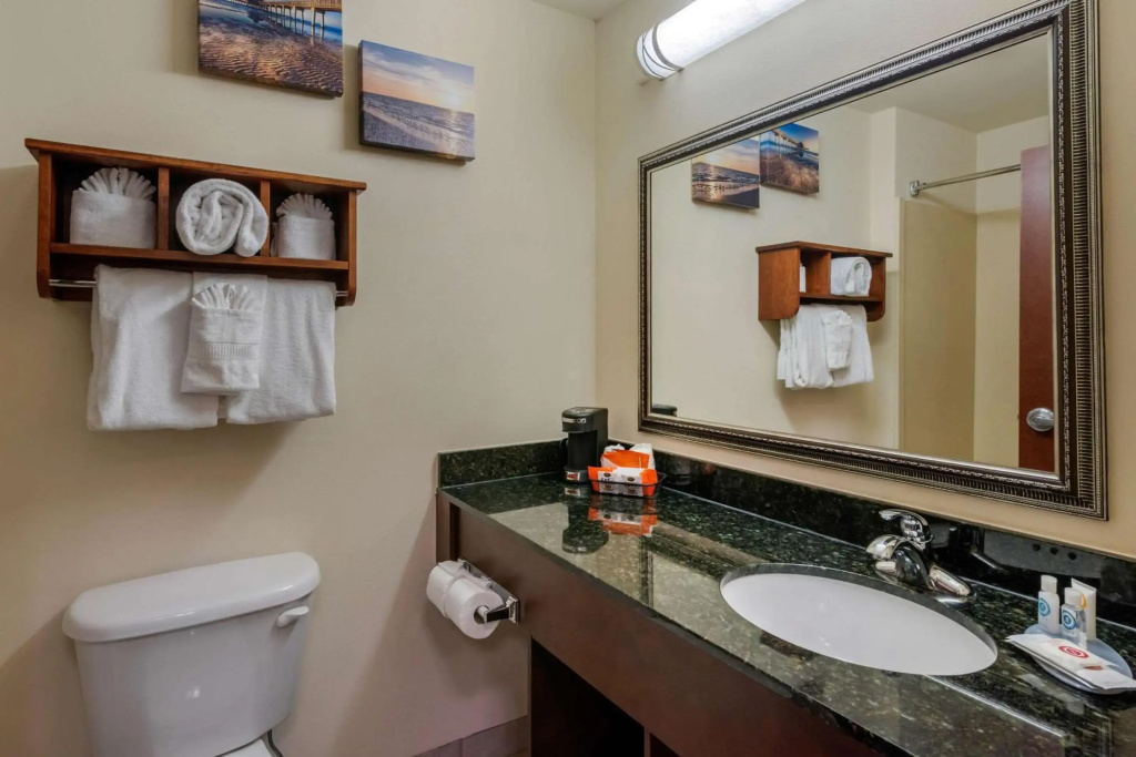 Comfort Inn & Suites Fort Myers Airport