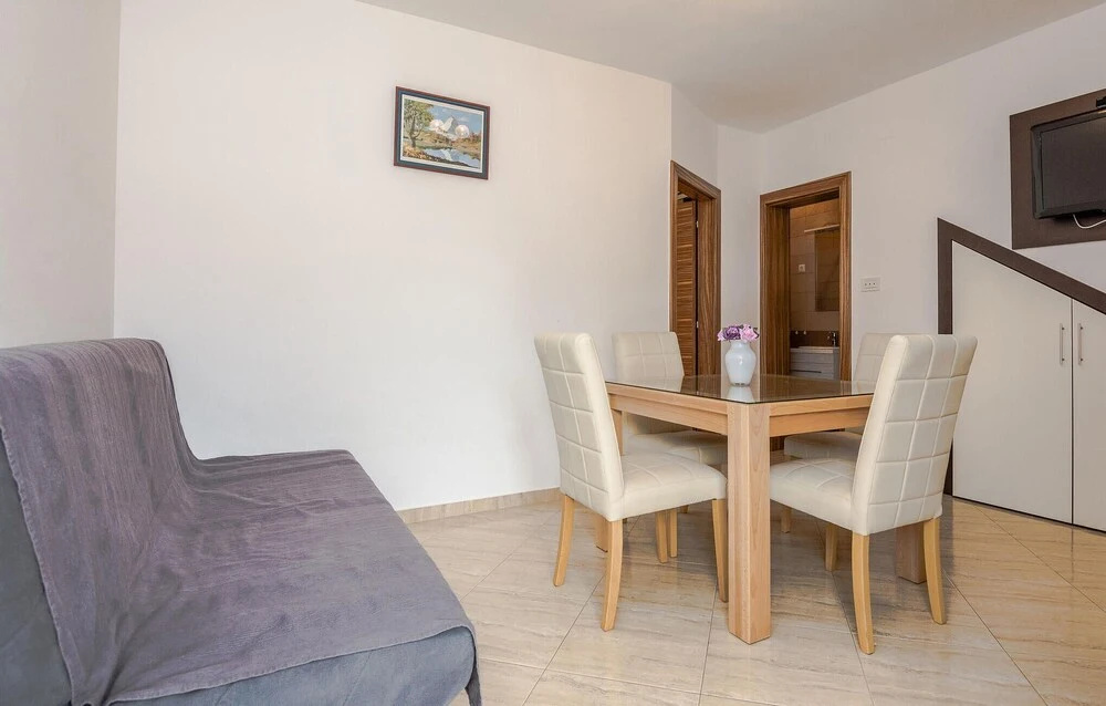Awesome Home in Vir With 4 Bedrooms and Wifi