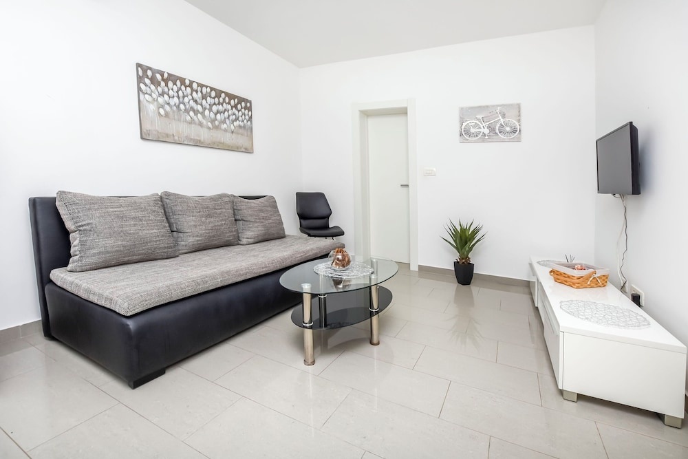 Apartments Maja