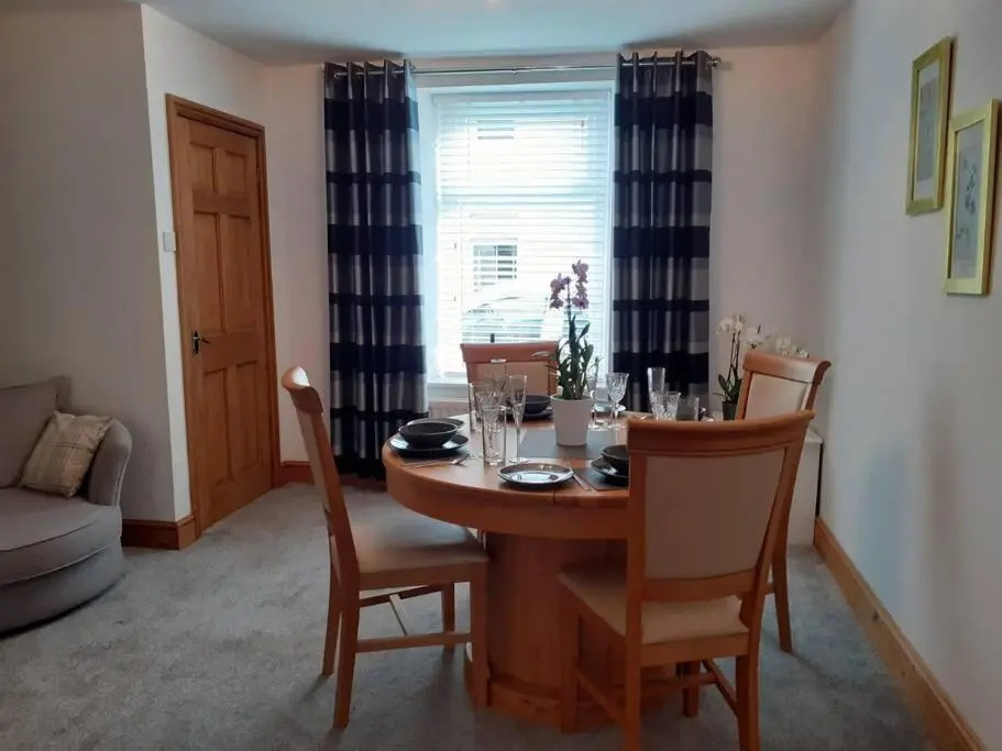 Cosy Modern Victorian 2 Bed Terrace