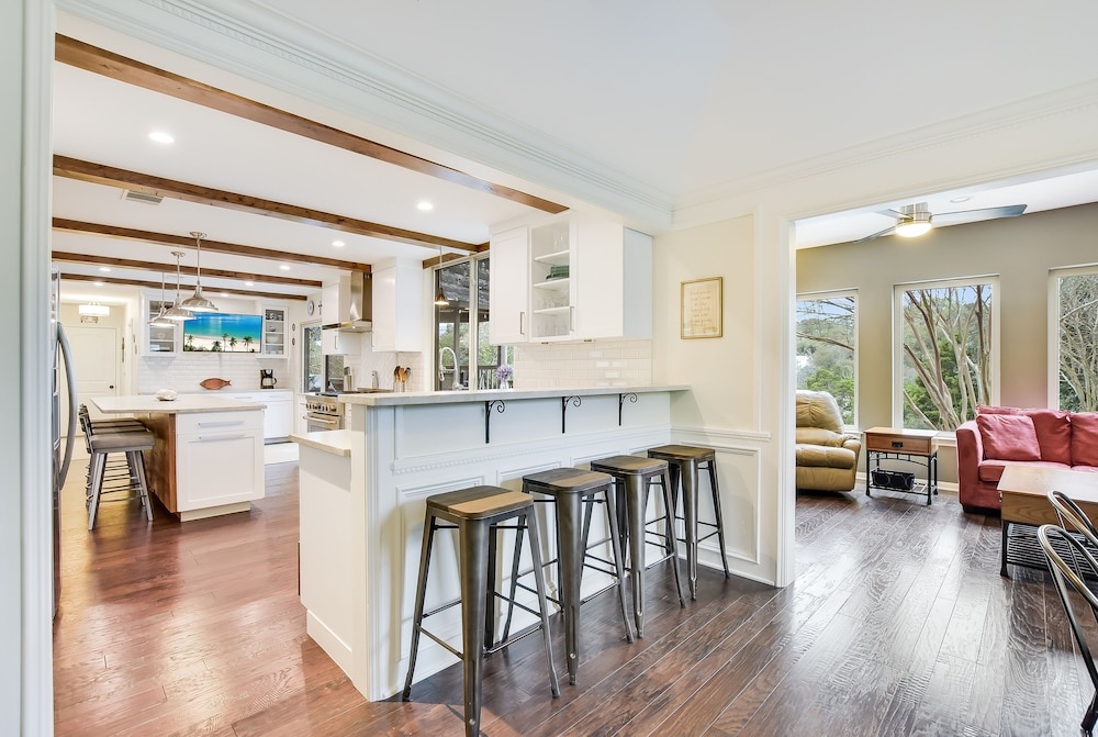 The Arrive Authentic Tudor - 4 Br Home