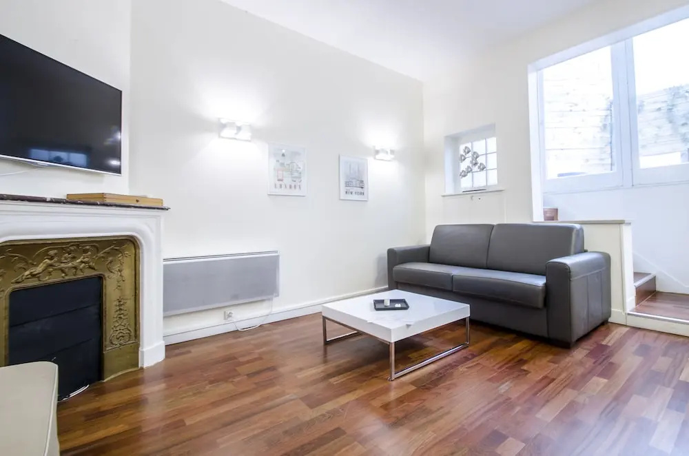 Luxury Apartment in Paris-Champs Elysées