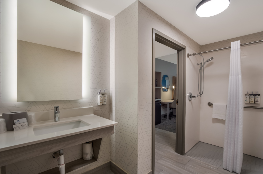 Holiday Inn Express & Suites Lexington by IHG