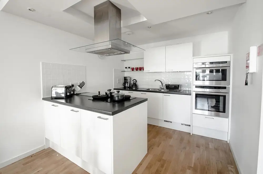 Orange Apartments - 22 Polmuir Gardens LTD