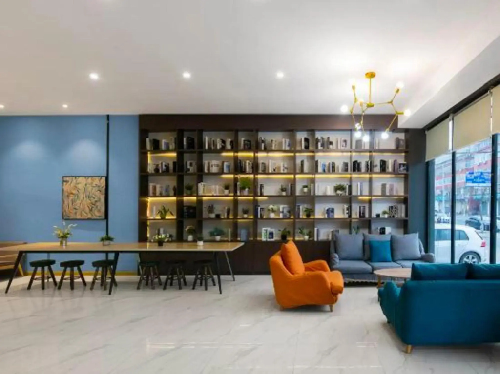 Tianyi Hotel (Huaiyang Mingyi Road)