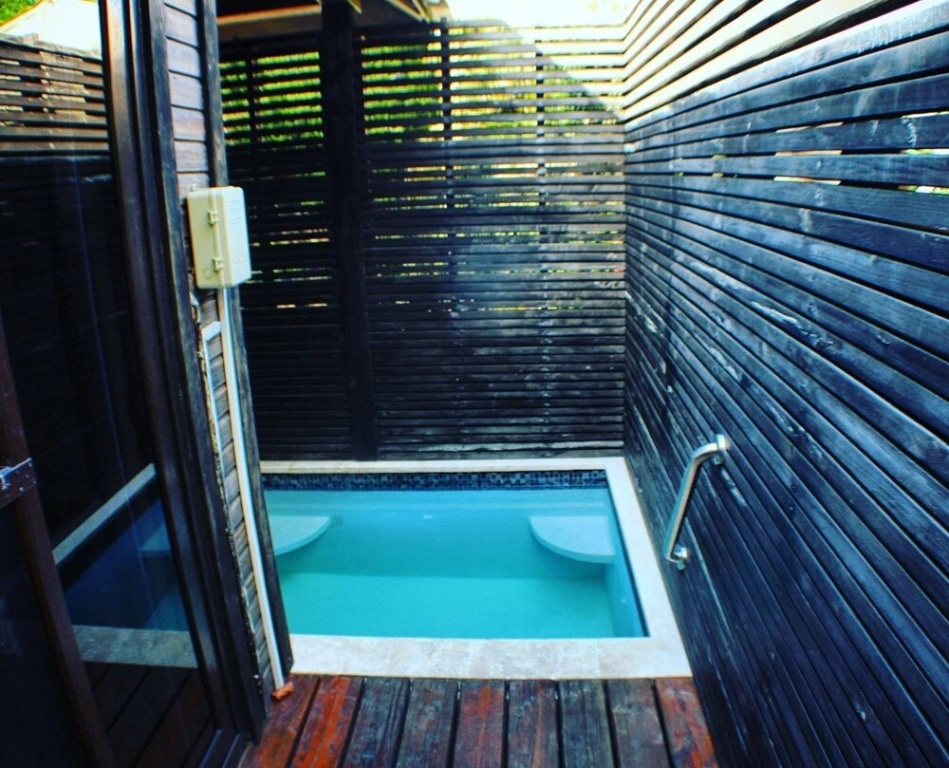 PUR Boutique Cabanas, Adults Only