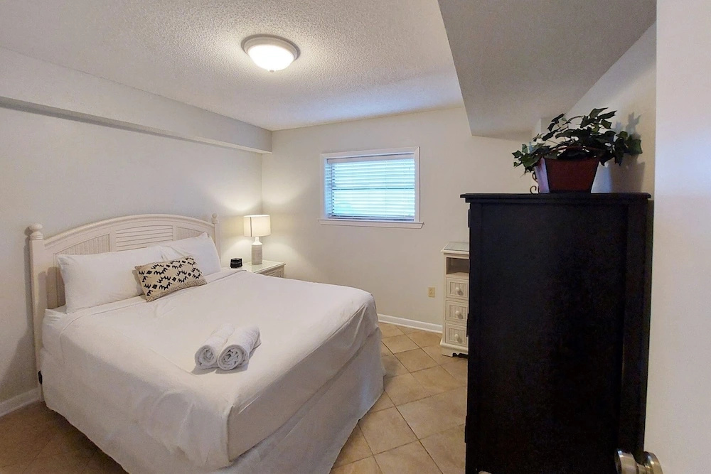 Seaside Beach & Raquet Club 3104 2 Bedroom Condo by Redawning