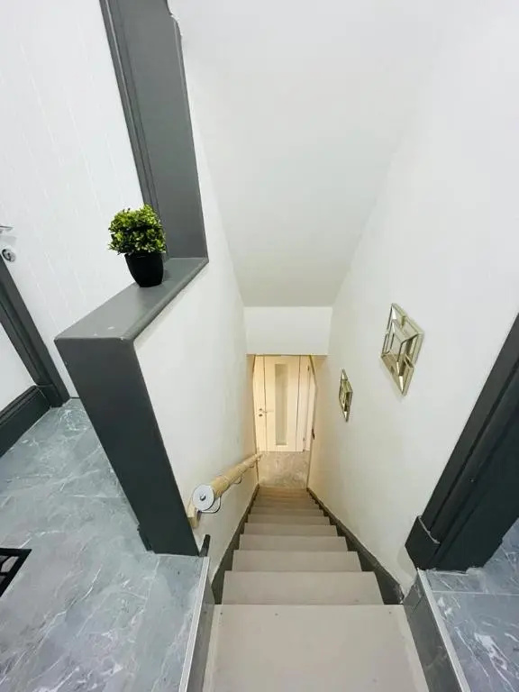 3 Bedroom Whalley Aparthotel