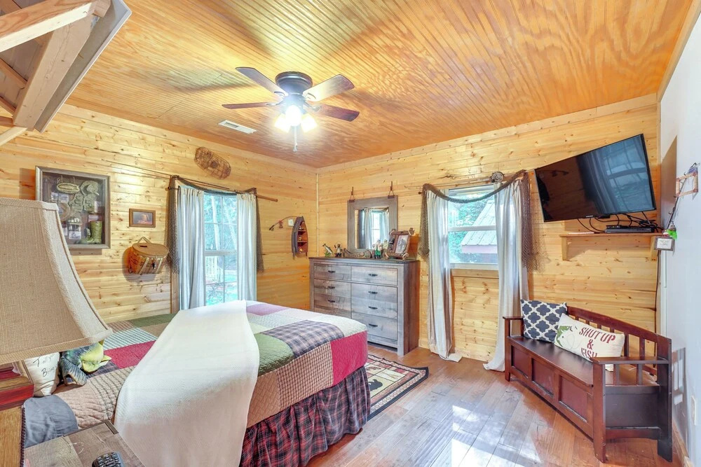 'just Fur Relaxin' Sevierville Cabin w/ Hot Tub!