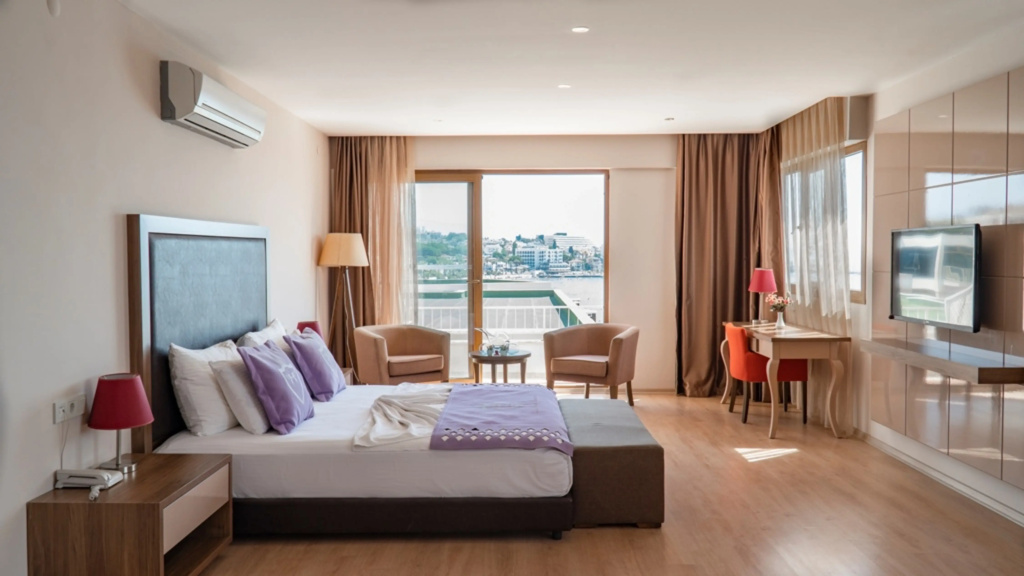 Ladies Beach Suite Hotel