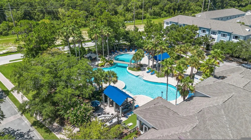 Modern 2BR 2BA King Bed Pool Gym 7