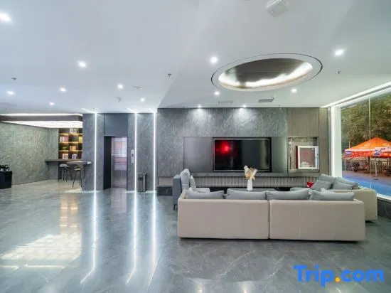 Yongguang Smart Hotel (Zhoukou Wuyi Square Passenger Transport Center Station)