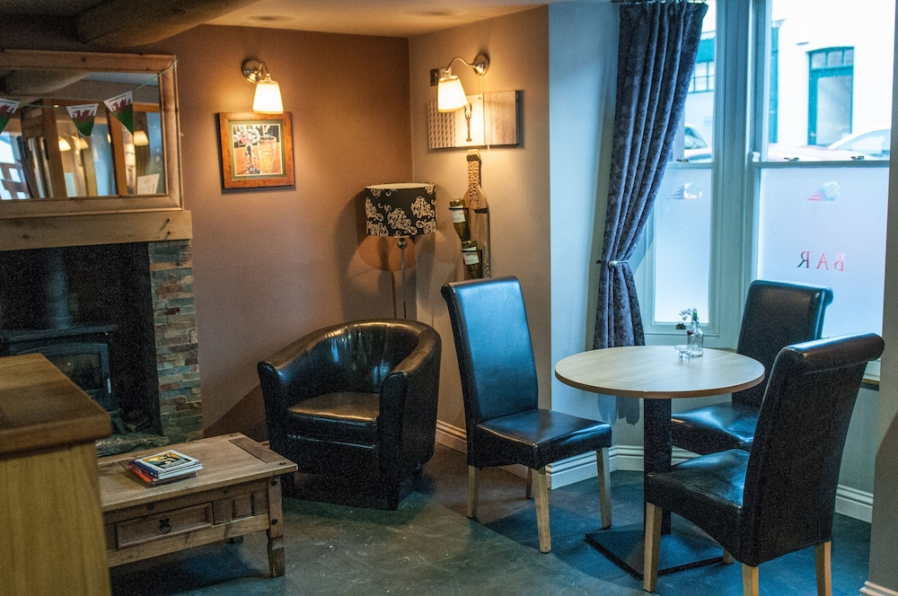 The Lion Hotel