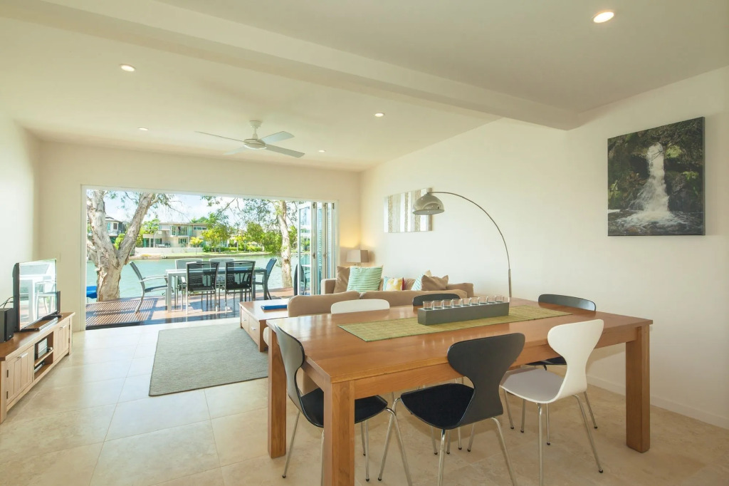 Noosa Entrance Waterfront Resort