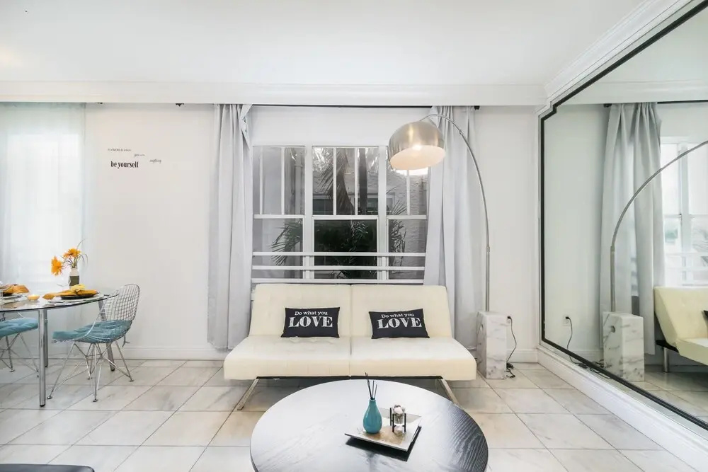 Holiday Apartment on Lincoln Road