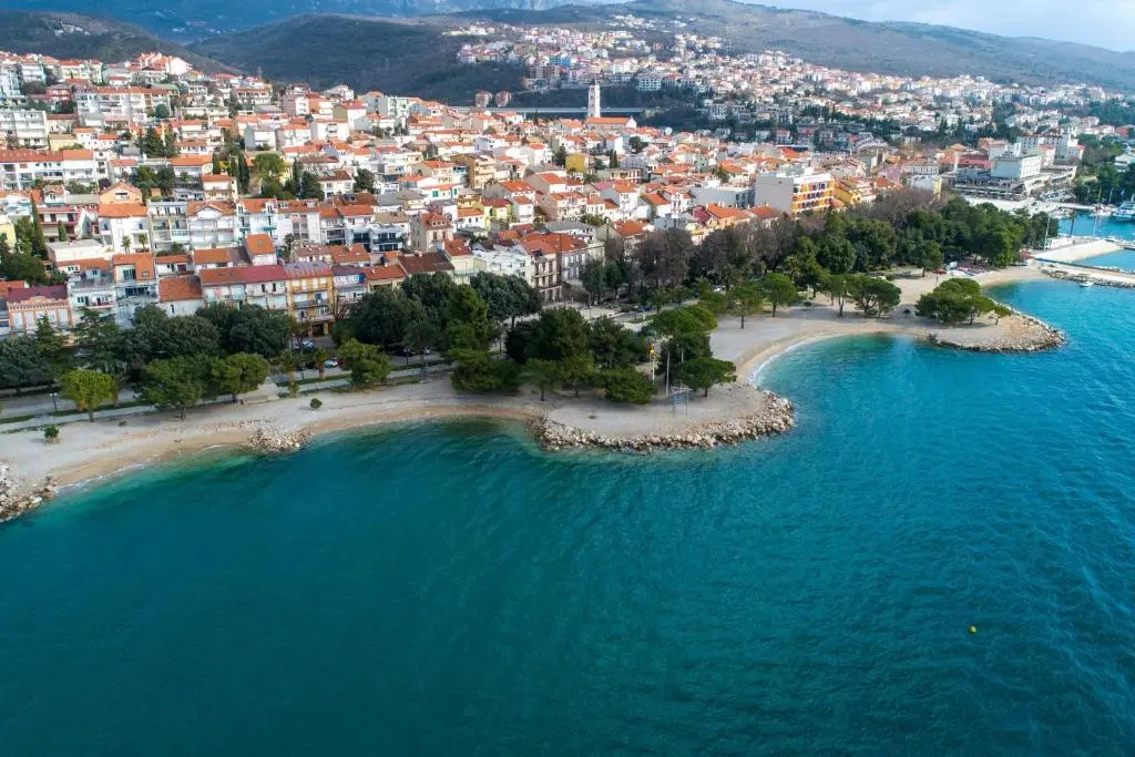 Beachfront Apartment Crikvenica