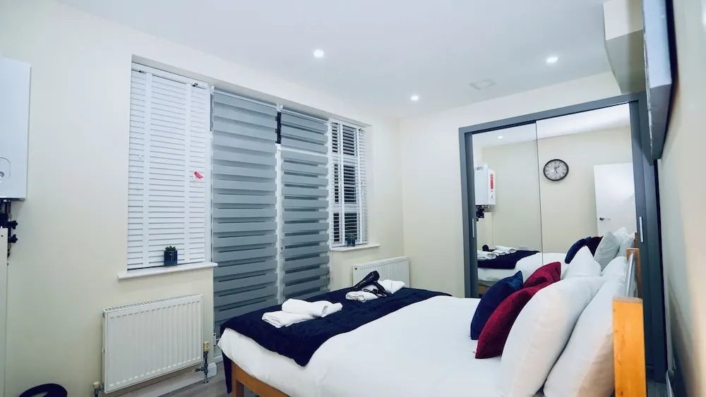 F3 Cranbrook Stunning Apt Free Parking