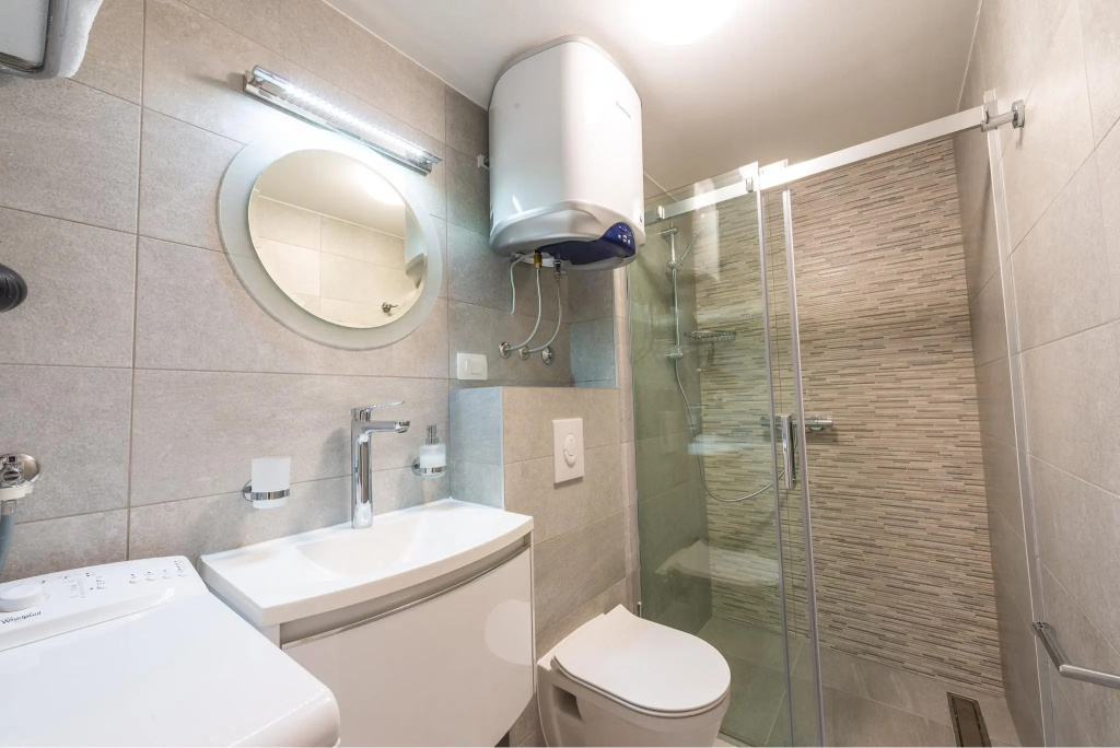 NEW modern studio apartment Nina