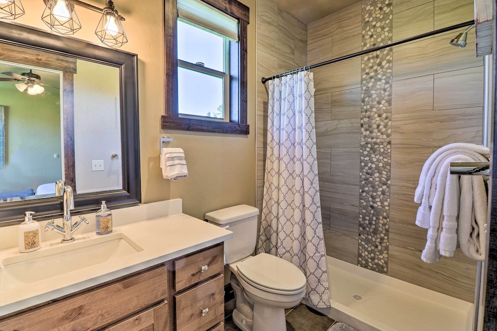 Modern Kalispell Home - 28 Mi to Glacier NP!
