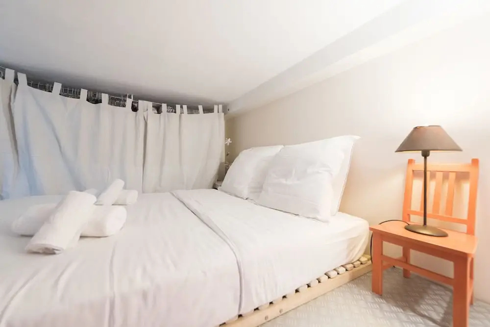 Characterful Bastille Hideaway