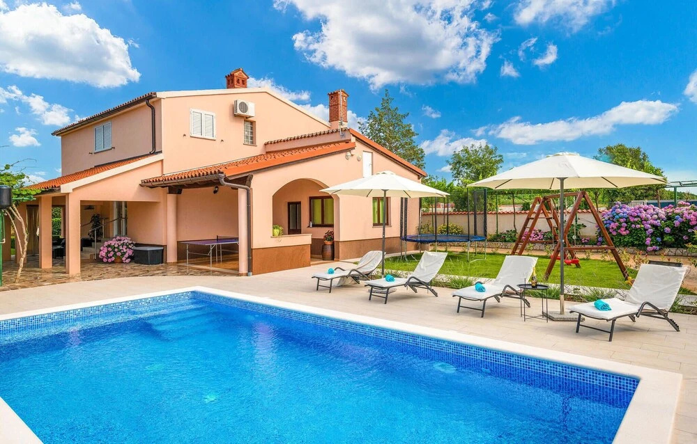 Amazing Home In Marcana