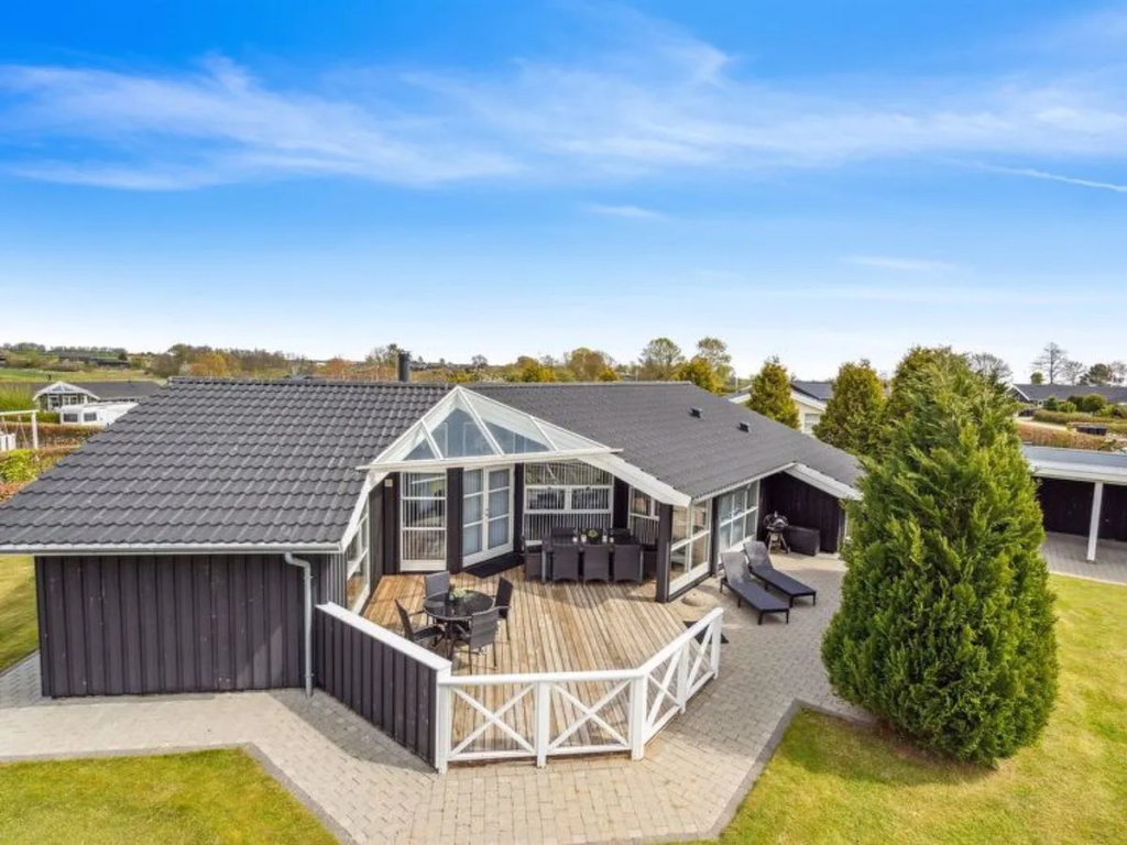 "Arnod" - 400m from the sea in SE Jutland