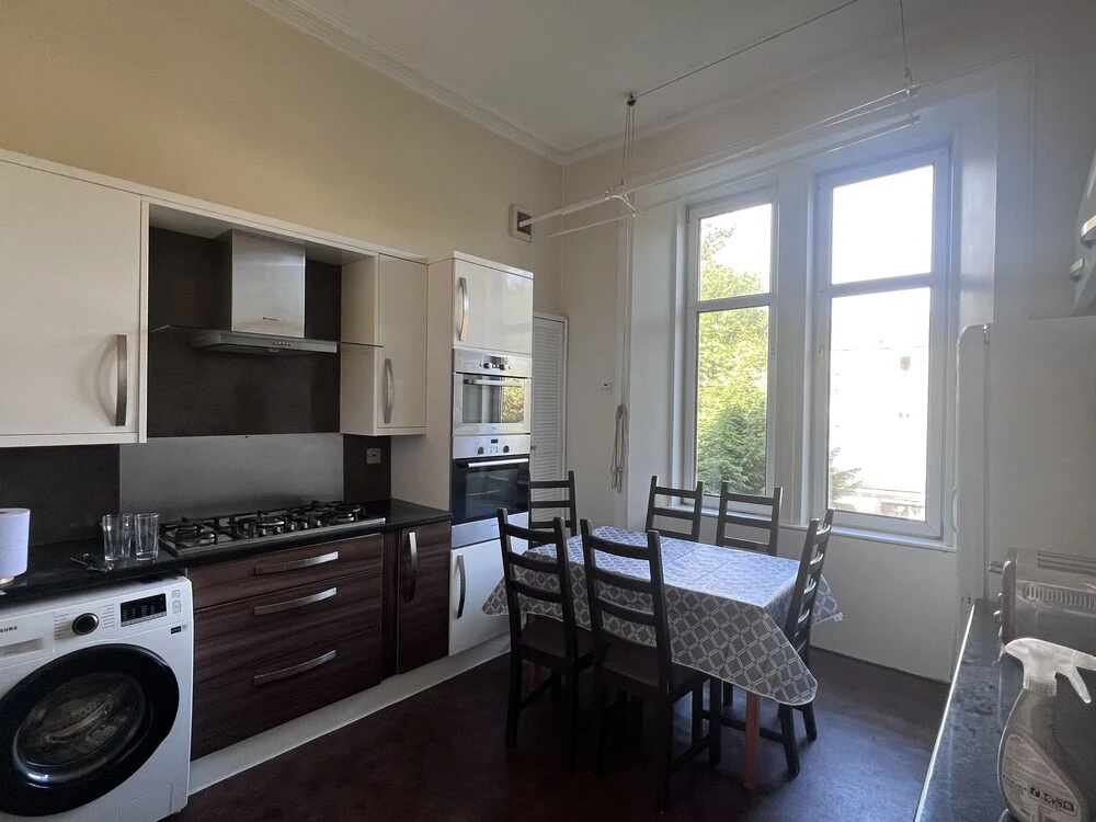 Happy Apartment