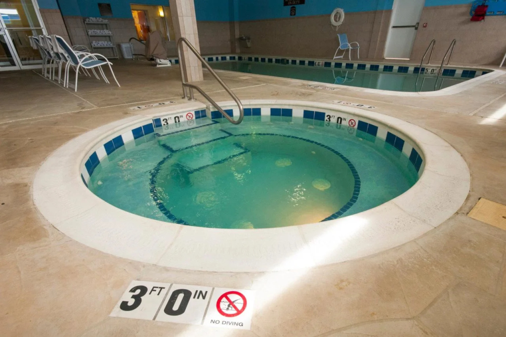 Holiday Inn Express Hotel & Suites Waukegan/Gurnee by IHG