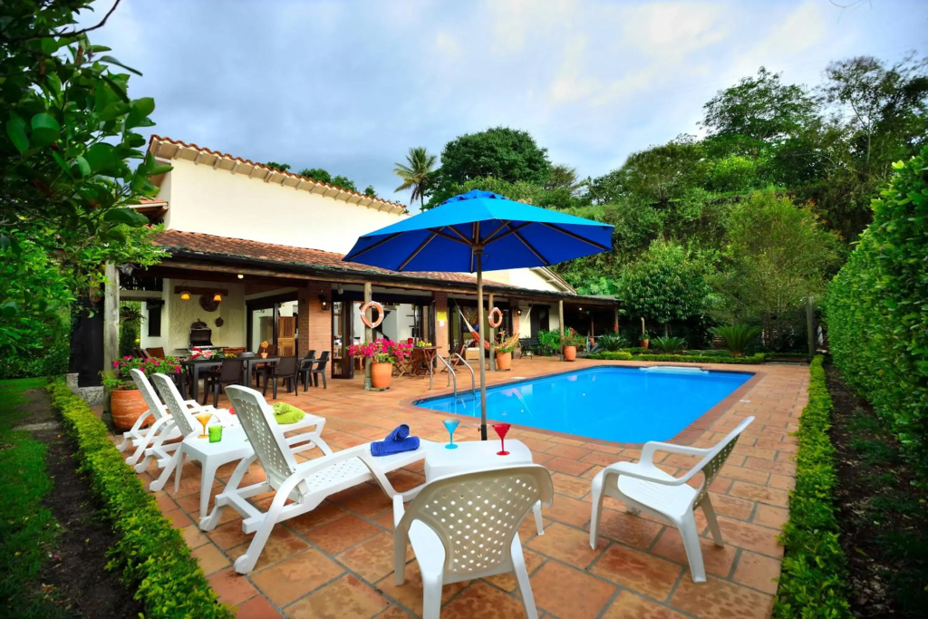 Villa exclusiva en Fincas Panaca, privacidad con Piscina y Jacuzzi