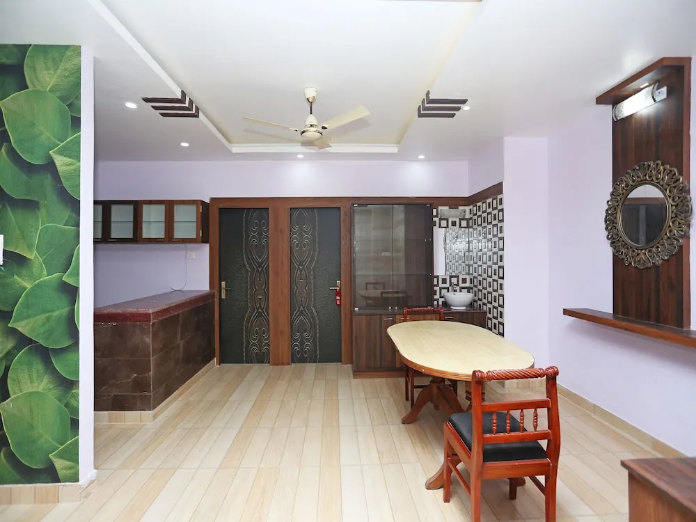 OYO 10734 Hotel NE Residency