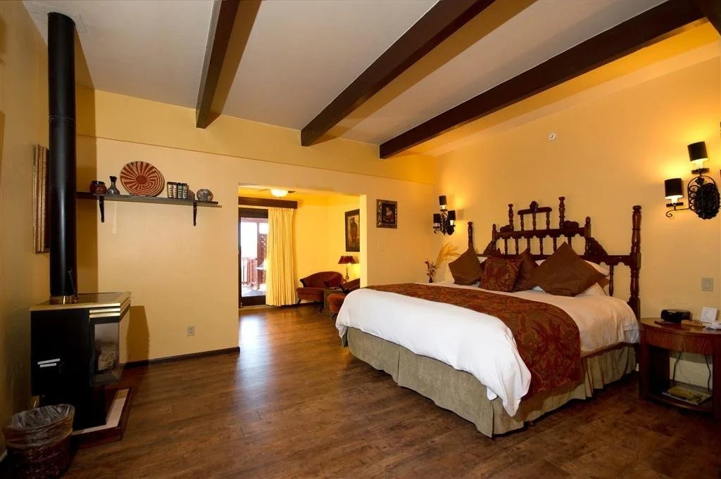 Sedona Views B&B and Luxury Creekside Cabins