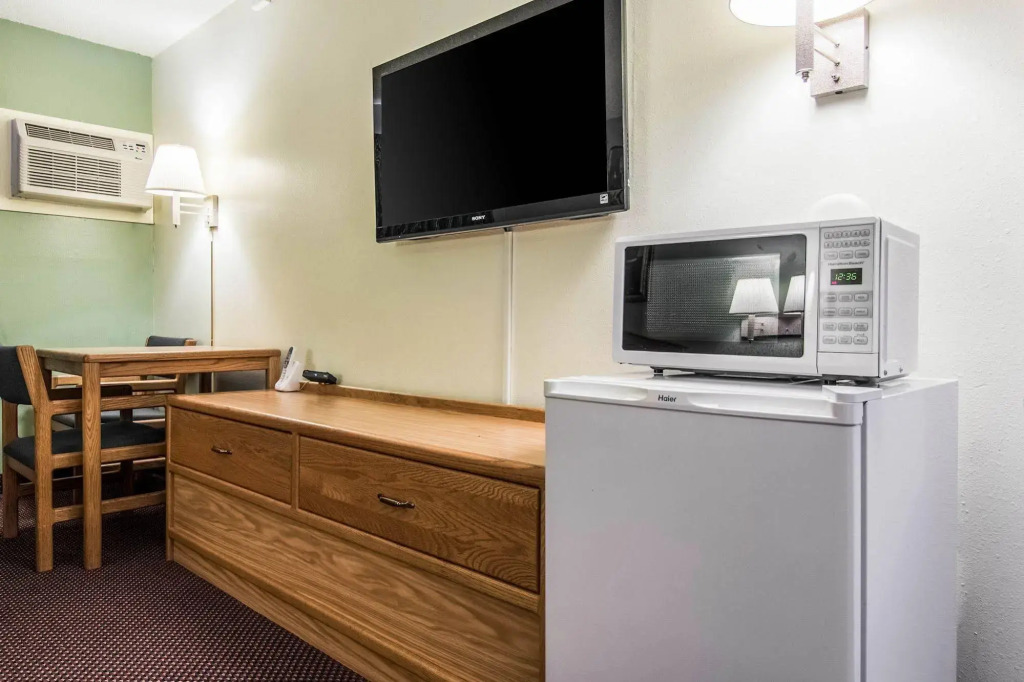 Americas Best Value Inn Fergus Falls