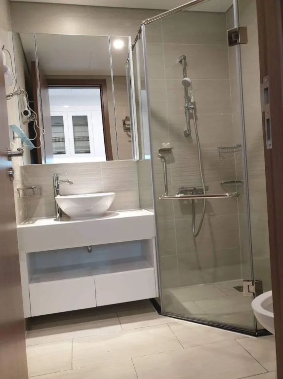 V-One Hotel