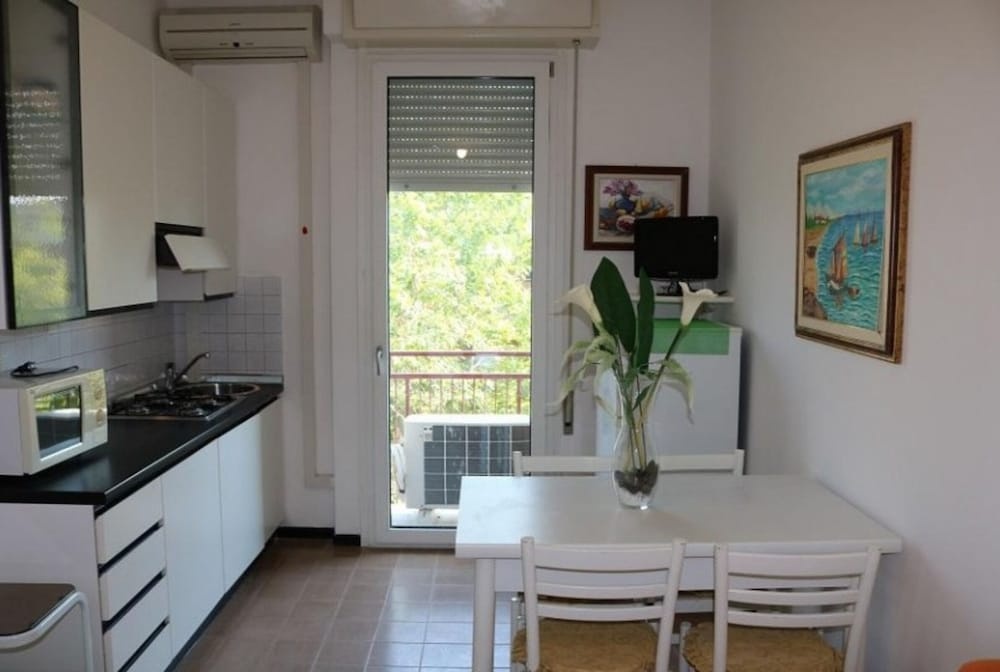 Lovely Bright Flat few Steps Away From the Beach