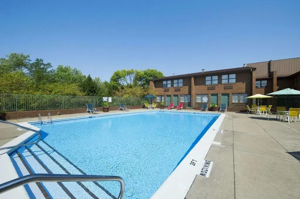 Guesthouse Inn & Suites Lexington
