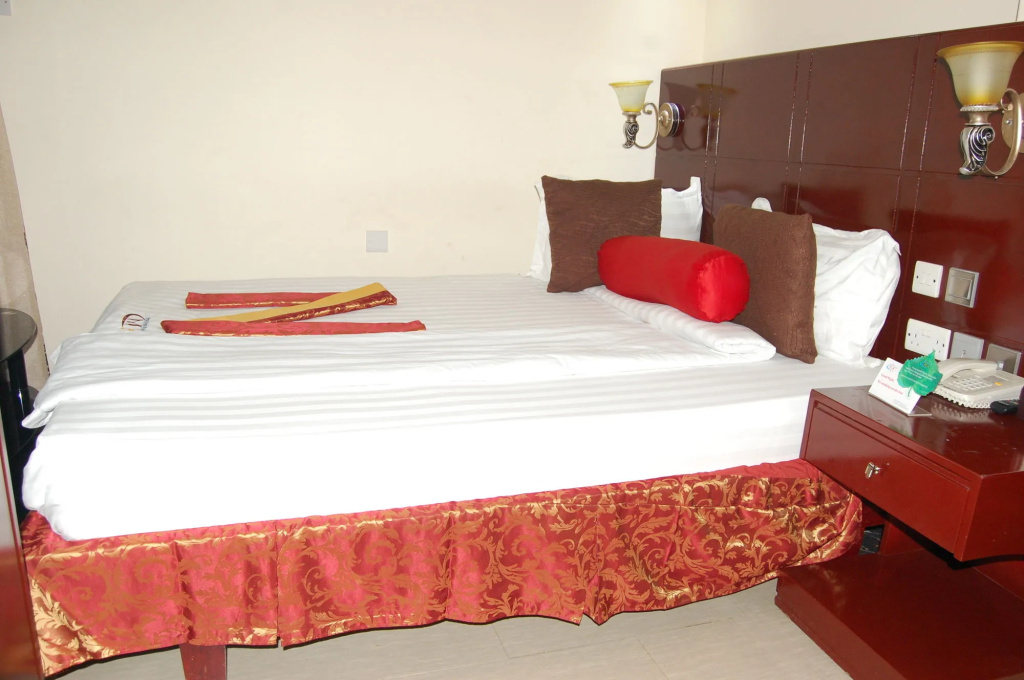 Nemax Royal Hotel