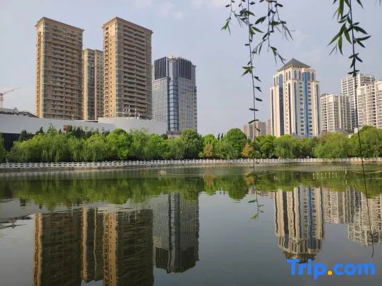 Yi Feng Bussiness Hotel