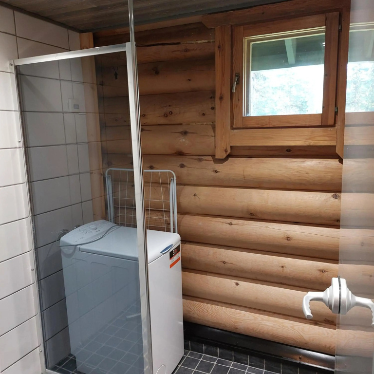 Levihaukka 10