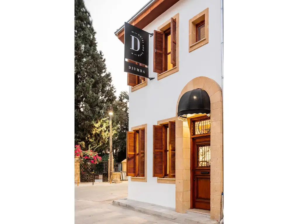 Djumba Hotel & Cafe