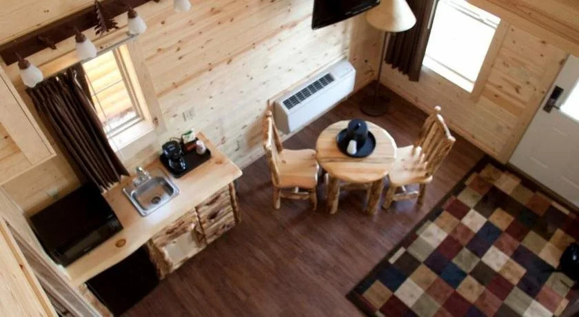 Cabins of Mackinac & Lodge