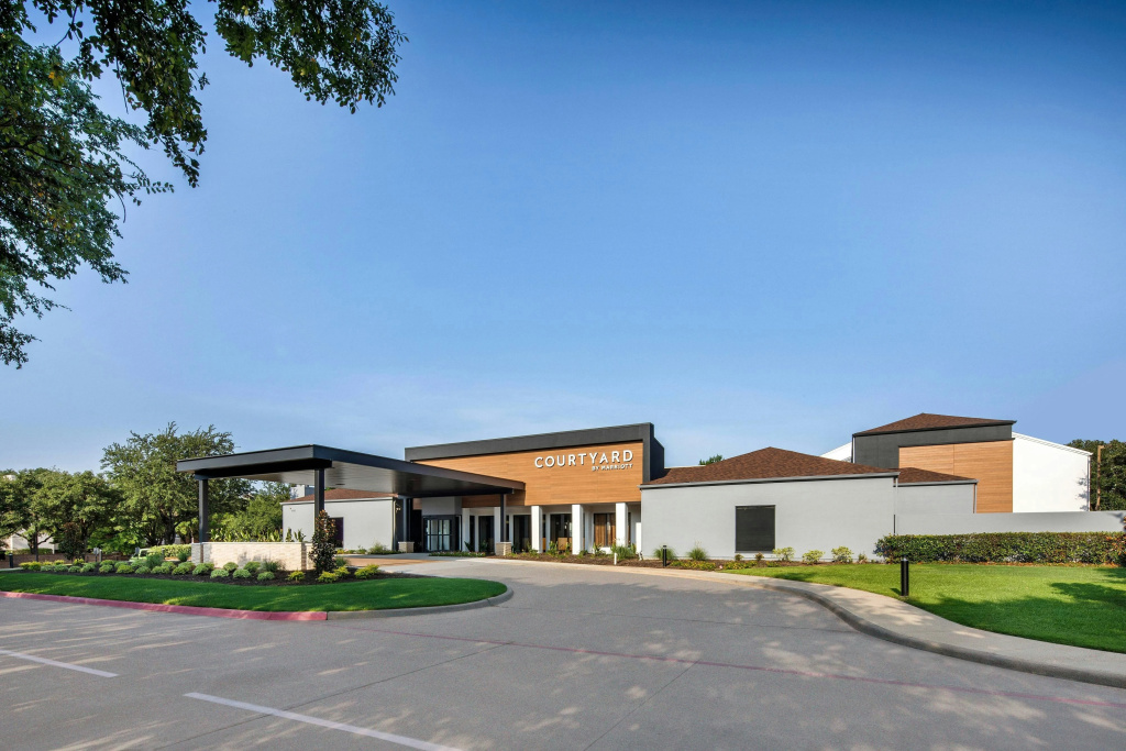 Courtyard by Marriott Addison Midway