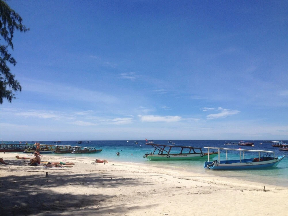 Warna Beach Hotel