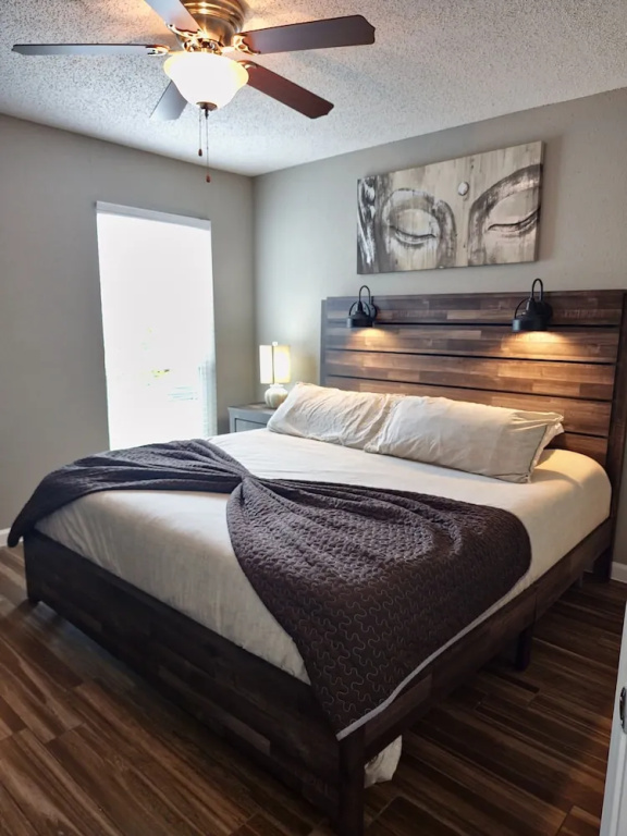 Live on the Bay - Walk To Moody Gardens - Private Fishing Pier & Boat Slips