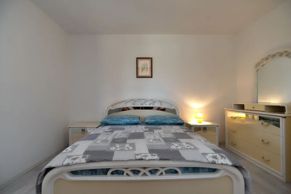 Apartment 1899