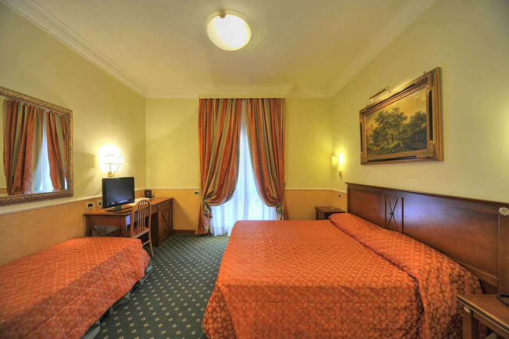 Aurora Garden Hotel