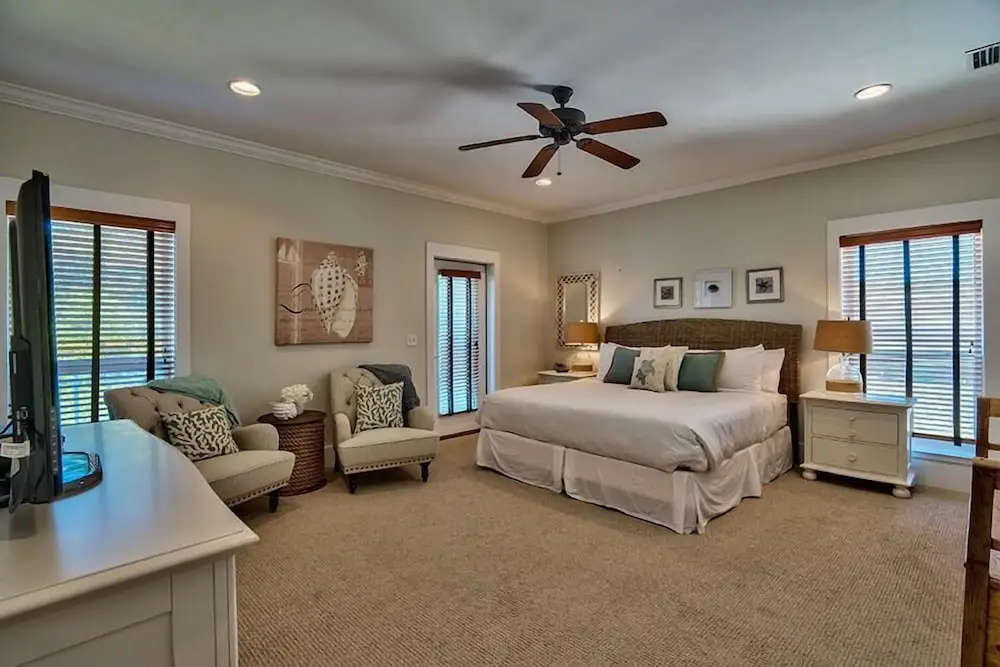 Peaceful Pelican 6 Bedroom Holiday Home by Five Star Properties